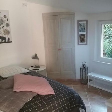 Une Chambre En Ville LʼIsle-sur-la-Sorgue Dış mekan fotoğraf