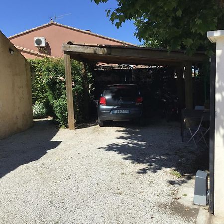 Une Chambre En Ville LʼIsle-sur-la-Sorgue Dış mekan fotoğraf