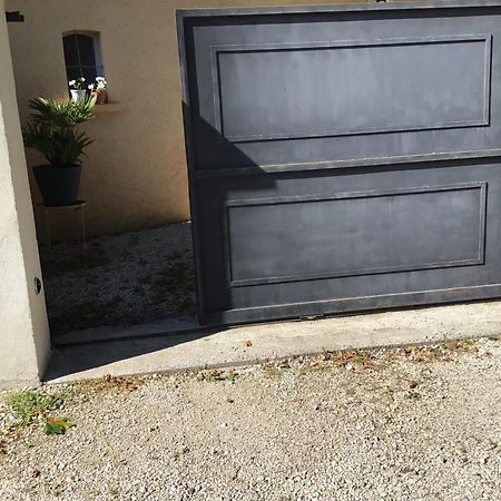 Une Chambre En Ville LʼIsle-sur-la-Sorgue Dış mekan fotoğraf